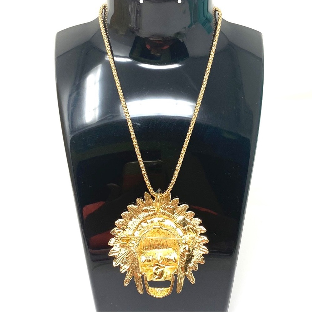 - Betsey Johnson Apache Skull Pendant Necklace. - Picture 6 of 9